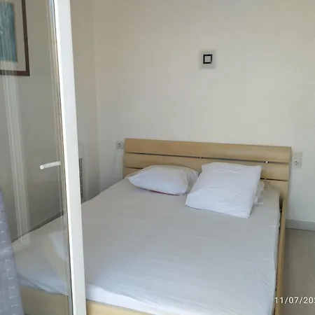3mn De La Et 10 Mn Du Centre A Pieds Calme Et Agreable Apartment *
